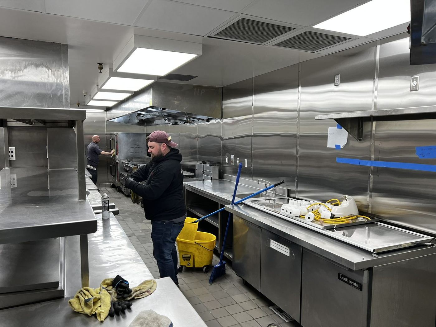 Stainless steel commercial kitchen installation