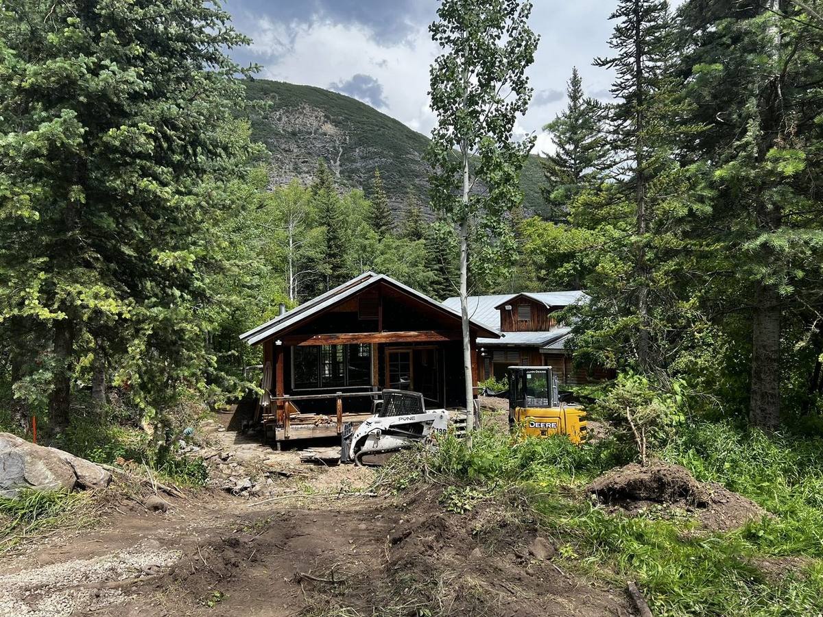 Cabin under construction at The Springs